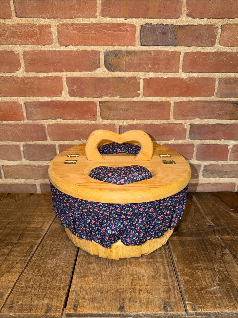 Wooden Bushel Sewing Basket Flip Top Heart Handle Floral Fabric Lined